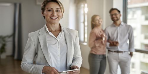 Real-Estate-Agent.jpg